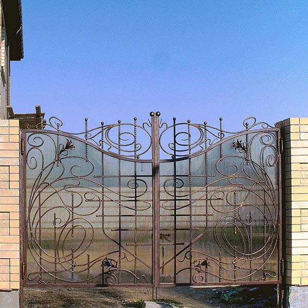 Кованые ворота, калитка и забор